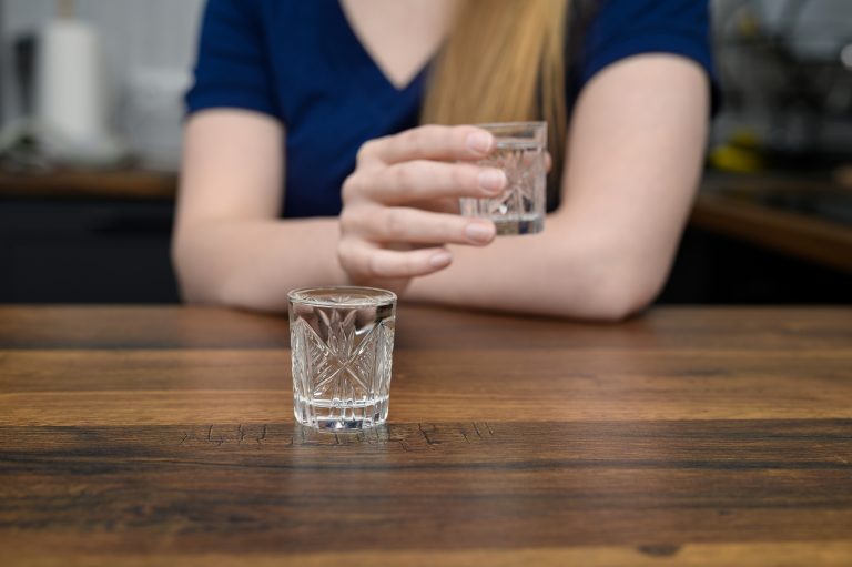 Intoxicação por metanol: Ministério da Saúde define como é um