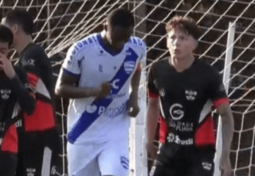 Jogador chamado de "macaco" recebe punição maior do que racista