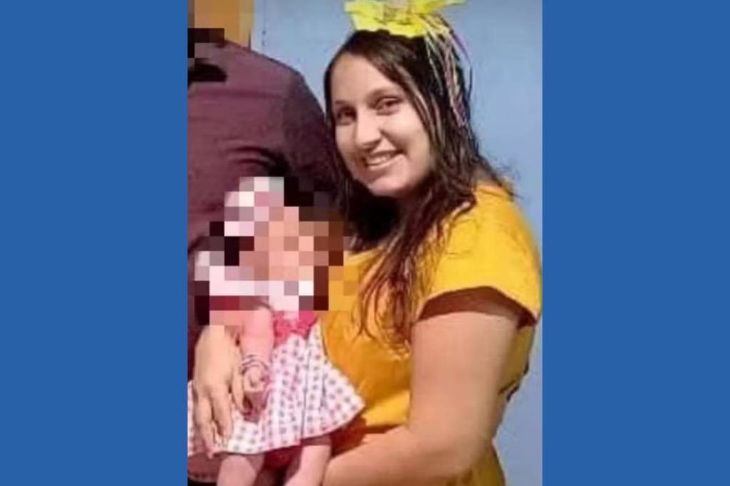 Jovem é morta a golpes de foice na frente dos