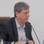 Justiça proíbe governo Tarcísio de punir professores afastados por motivo
