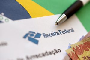 Leilão da Receita tem MacBook, carro e até cadeira de