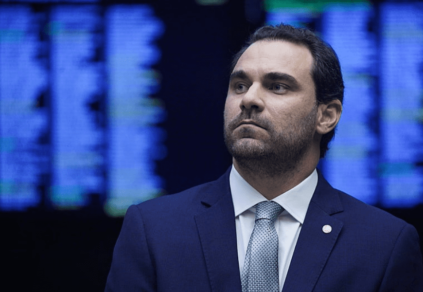 Líder do PSDB na Câmara enviou R$ 7 milhões em