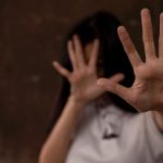 Locutor é preso por abuso e assédio contra menores
