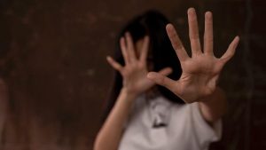 Locutor é preso por abuso e assédio contra menores