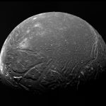 Lua congelada de Urano pode ter abrigado um vasto oceano