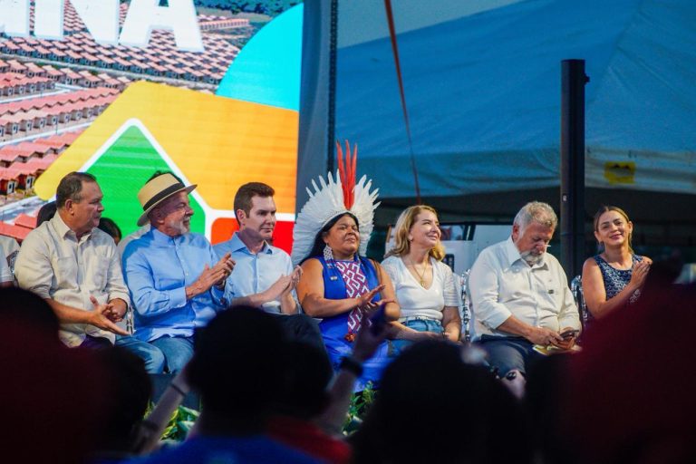 Lula e Brandão entregam mais de 2,800 casas do Minha