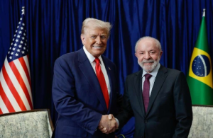 Lula e Trump se encontram pela primeira vez para tratar