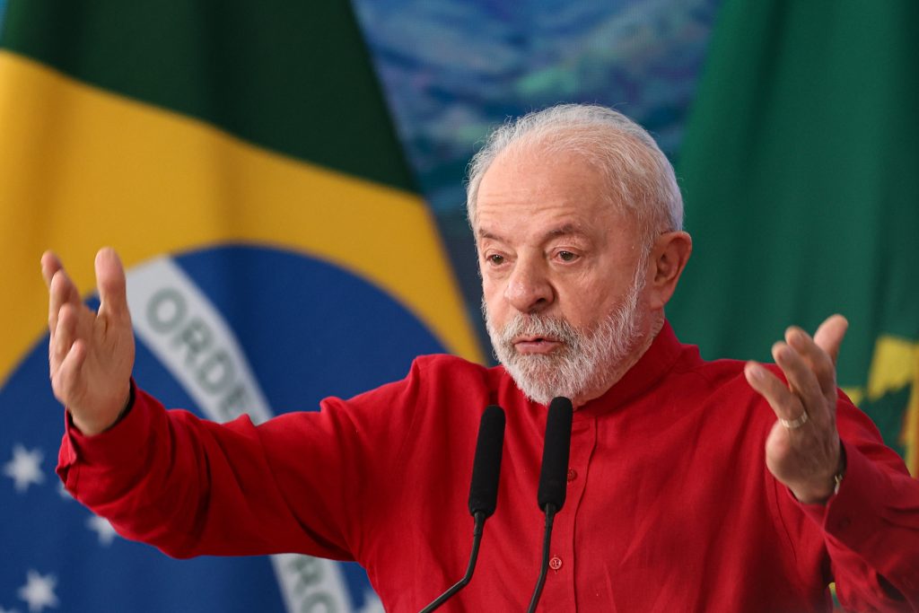 Lula se manifesta pela primeira vez sobre operação no Rio