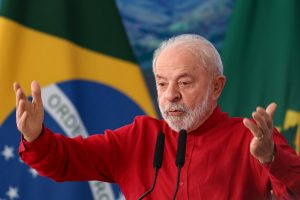 Lula se manifesta pela primeira vez sobre operação no Rio