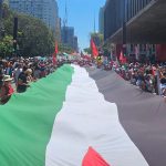 Manifestação toma a Paulista pelo fim do massacre de Israel