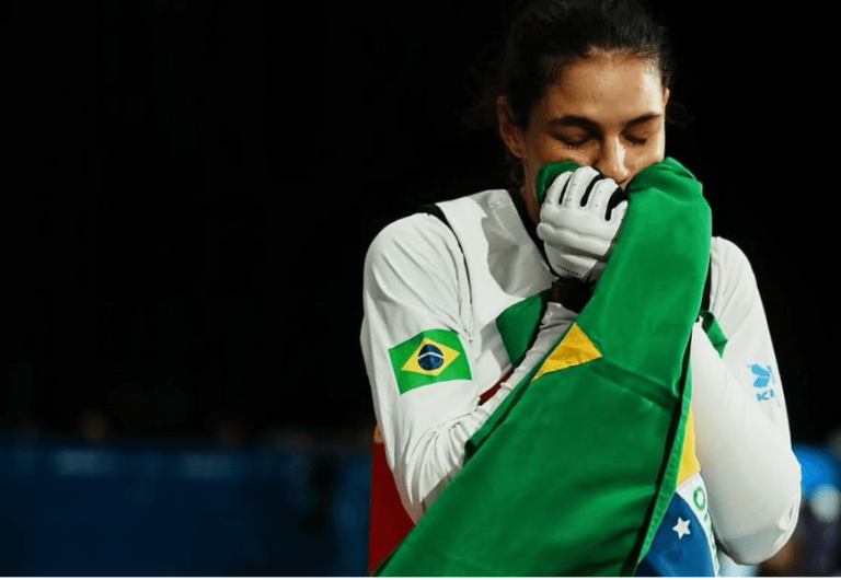 Maria Clara Pacheco conquista medalha de ouro no Mundial de