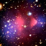 Matéria escura pode deixar “impressão digital” azul ou vermelha na