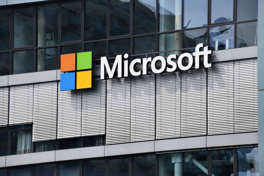 Microsoft rejeita IA para criar conteúdo erótico e se distancia