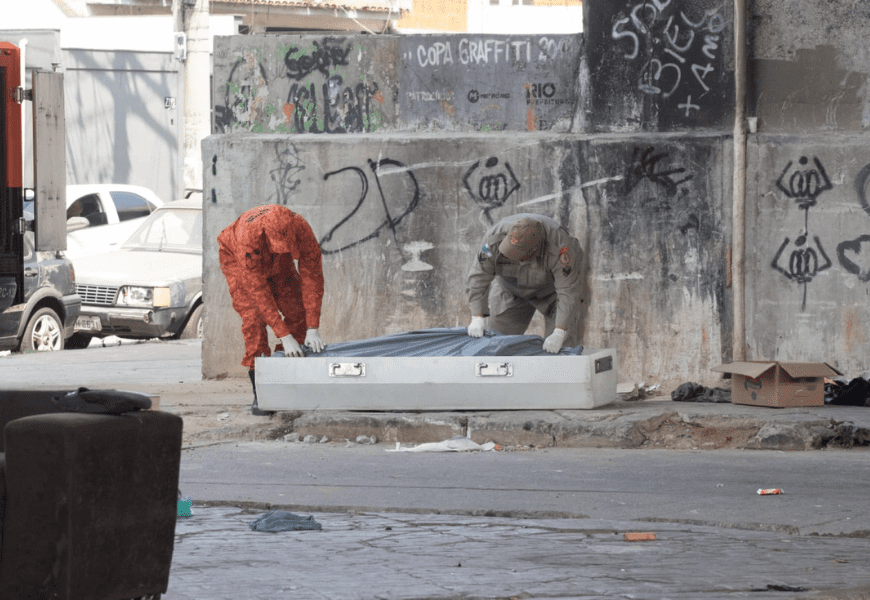 Moradores de rua são executados a tiros de fuzil na