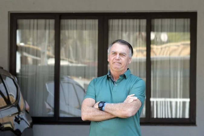 Moraes autoriza Bolsonaro a realizar festa de 15 anos da