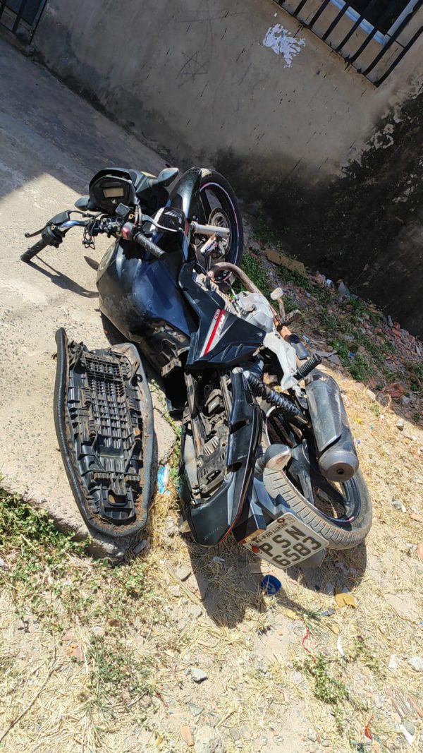 Moto roubada é recuperada pelo dono
