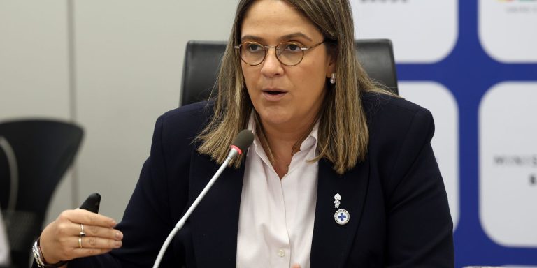 Mulheres do CadÚnico terão acesso mais rápido a absorventes pelo