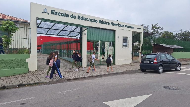 Na contramão de Lula, SC amplia escolas cívico-militares