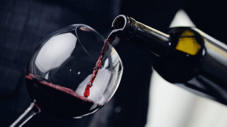 Nova tecnologia brasileira identifica conservante proibido em água, suco e