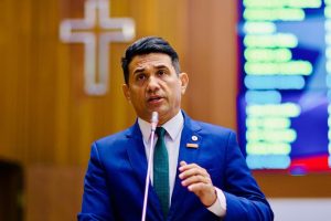 Novo informa que Wellington do Curso está fora do partido