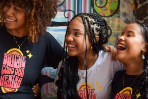 ONG Meninas que Brilham oferece atrações musicais, danças e oficinas