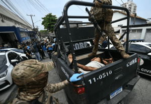 Operação de Cláudio Castro ignora inteligência e faz banho de