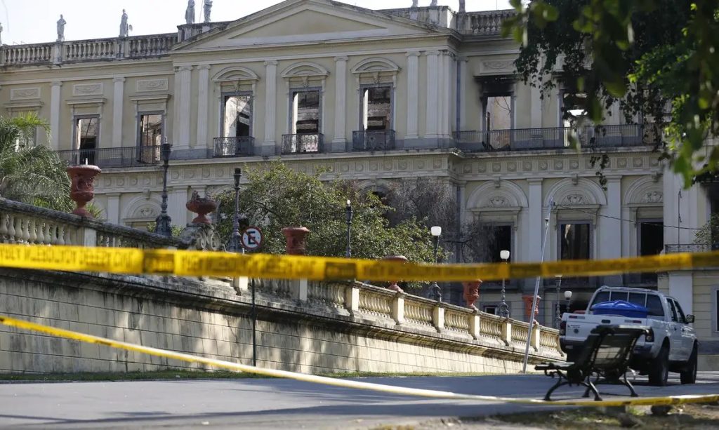 PF apura fraude na UFRJ com envolvimento do CV