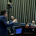 “País foi construído por trabalhadores protegidos pela CLT”