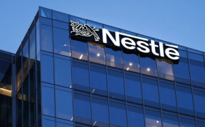 Para reduzir custos, Nestlé anuncia demissão de 16 mil trabalhadores