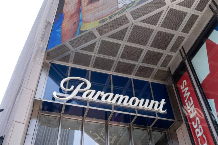 Paramount Skydance anuncia cortes de 1.000 empregos após fusão