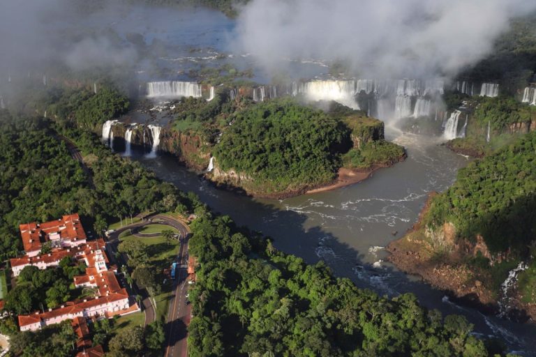 Paraná tem vitória em disputa pela área das Cataratas do