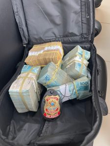 Polícia Federal desarticula esquema de lavagem de dinheiro e prende