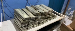 Polícia Militar apreende 42 kg de maconha e prende quatro