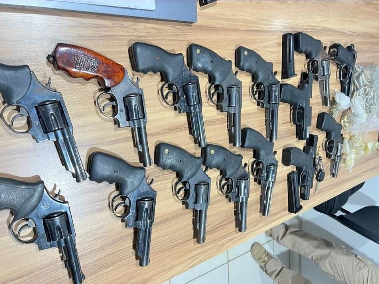 Polícia apreende arsenal e evita conflito agrário no sul do