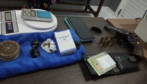 Polícia prende homem em flagrante por violência doméstica e tráfico