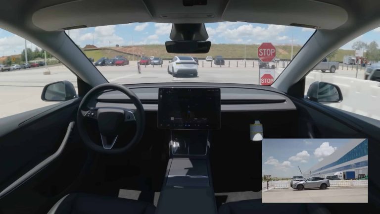 Por que o robotáxi da Tesla segue longe de sair