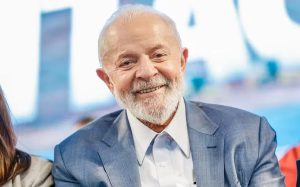 Presidente em Imperatriz: Lula entrega casas e defende união nacional