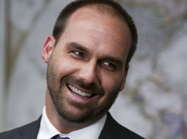 Processo que pede cassação de Eduardo Bolsonaro pode ser arquivado