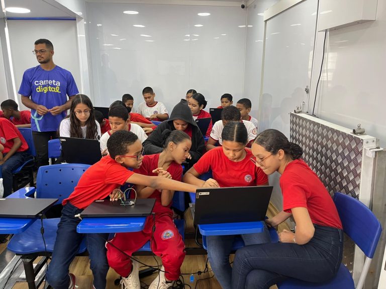 Programa Carreta Digital chega a Codó-MA para certificar estudantes da