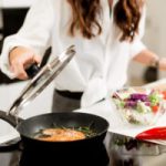 Programa Formando e Cozinhando certifica turmas 2025 e promove empoderamento