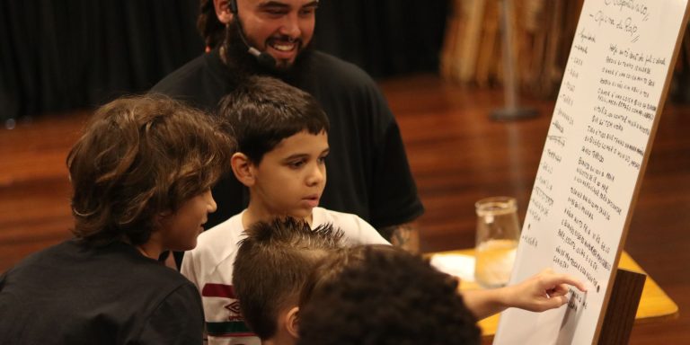 Projeto leva batalha de poesias a escolas públicas do Rio