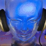 Quais fones de ouvido ou headphones tem Dolby Atmos?
