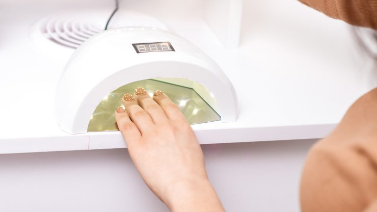 Quais produtos de unha em gel a Anvisa suspendeu no