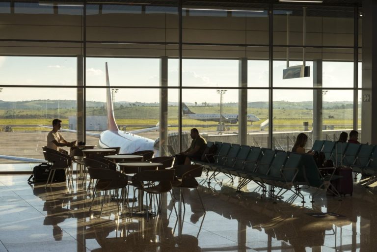Quais são os interessados em comprar os aeroportos da Motiva