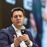 Ratinho Junior dá sinais mais claros de que tentará ser