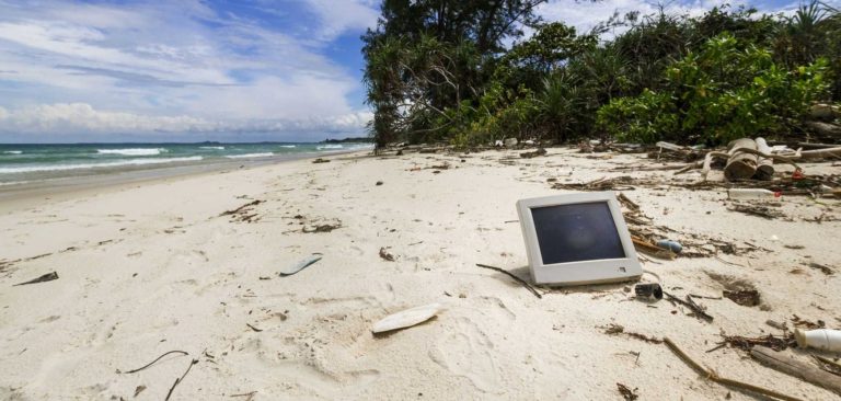 Reciclagem às avessas: EUA despejam toneladas de lixo eletrônico em