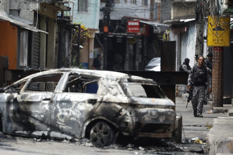 Rio vive "estado de guerra", diz secretário de Segurança do