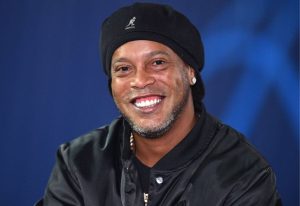 Ronaldinho Gaúcho volta aos gramados para a Copa do Mundo
