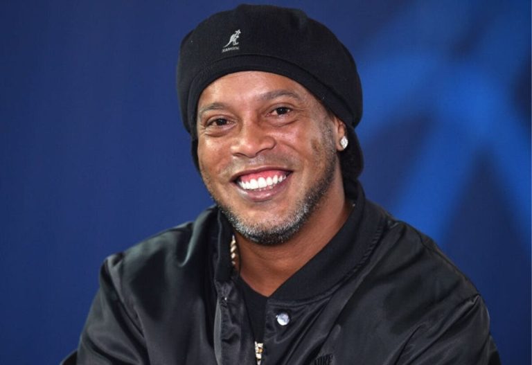 Ronaldinho Gaúcho volta aos gramados para a Copa do Mundo