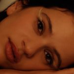 Rosalía lança “Berghain”, primeira música do novo disco, “Lux”, conta
